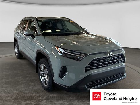 Used 2022 Toyota RAV4 XLE w/ Convenience Package AWD/4WD image 3