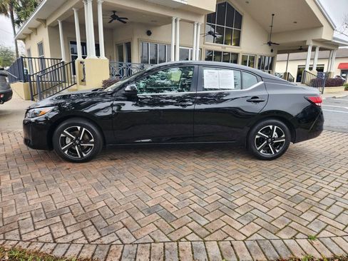 Used 2024 Nissan Sentra SV image 2