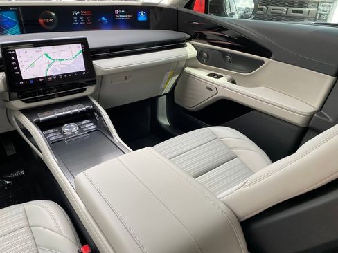 New 2026 Lincoln Nautilus Reserve image 17