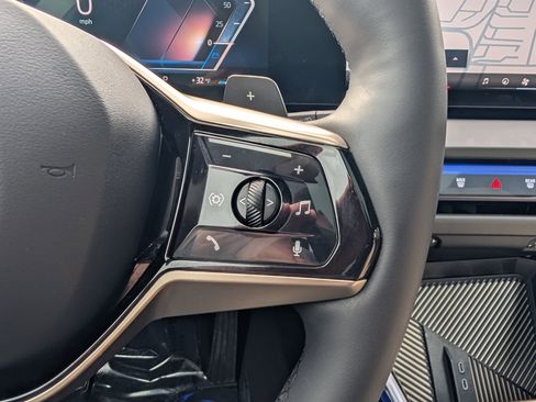 Used 2025 BMW X3 xDrive30i w/ Premium Package image 24