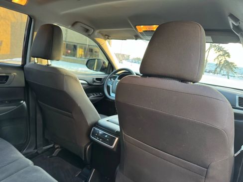 Used 2018 Toyota Highlander LE image 31