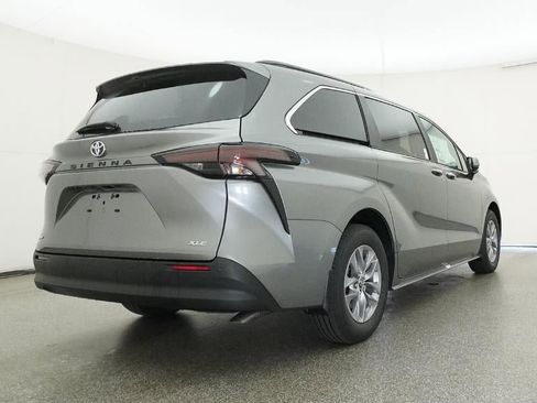 New 2026 Toyota Sienna XLE FWD image 24