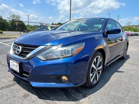 Used 2017 Nissan Altima 2.5 SR FWD image 1