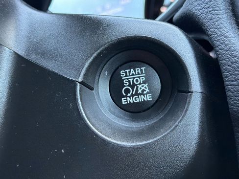 Used 2020 Jeep Compass Latitude image 34