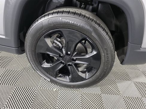 Used 2020 Jeep Compass Latitude image 19