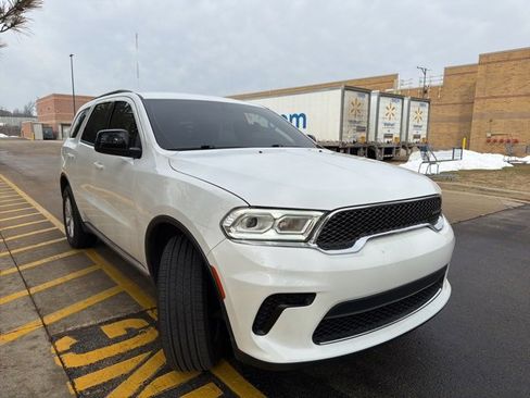 Used 2024 Dodge Durango SXT image 3
