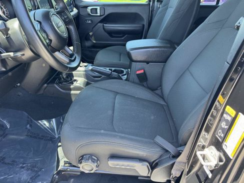 Used 2022 Jeep Wrangler Unlimited Sport AWD/4WD image 17