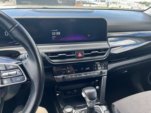 Used 2025 Kia Seltos S FWD image 16