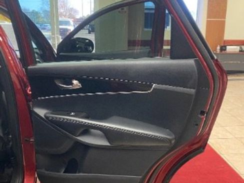 Used 2019 Kia Sorento LX image 10