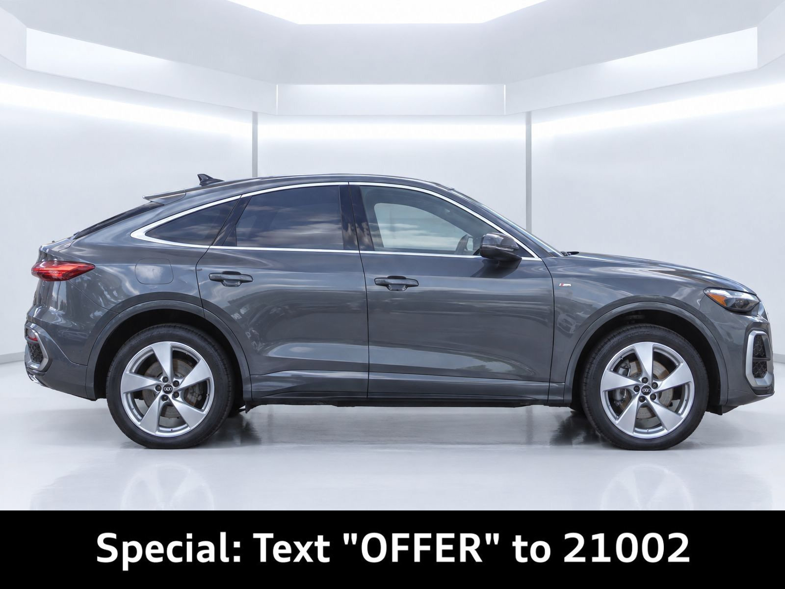 Certified 2025 Audi Q5 Prestige AWD/4WD image 3