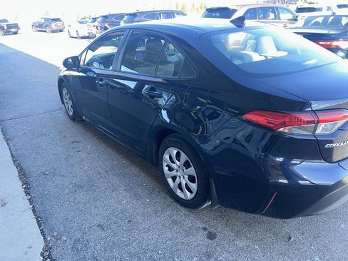 Used 2023 Toyota Corolla LE image 3