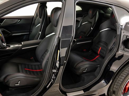 Certified 2024 Ferrari Purosangue AWD/4WD image 17