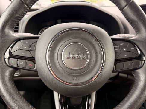 Used 2022 Jeep Renegade Altitude w/ Convenience Group AWD/4WD image 13
