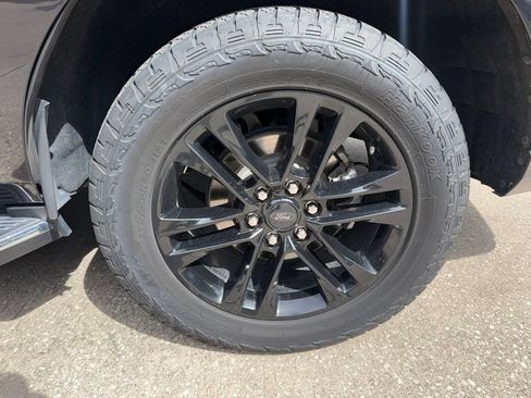 Used 2023 Ford Expedition XLT RWD image 40