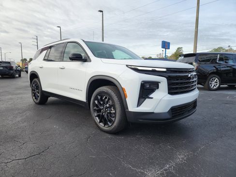 New 2026 Chevrolet Traverse LT w/ Midnight/Sport Edition image 2