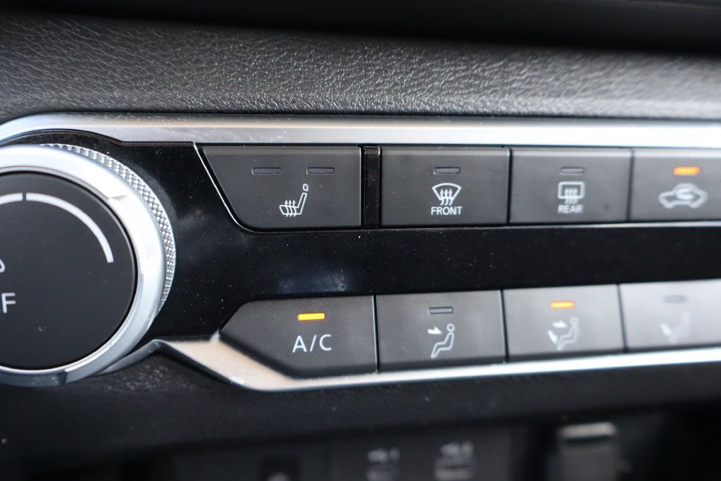 Used 2024 Nissan Altima 2.5 SV w/ SV Premium Package FWD image 14