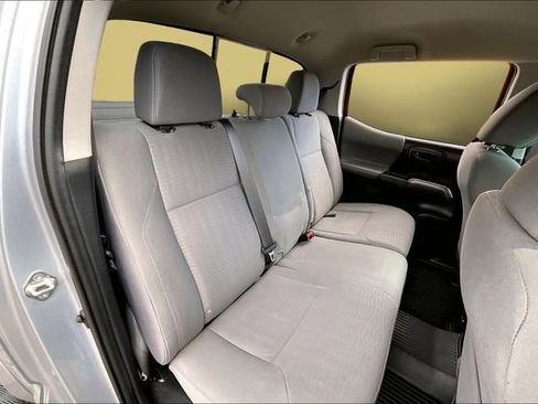 Used 2018 Toyota Tacoma SR5 image 17