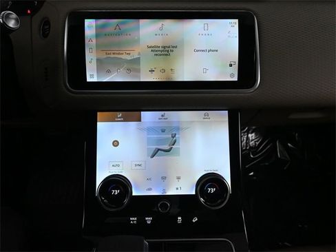 Used 2022 Land Rover Range Rover Velar R-Dynamic S image 22