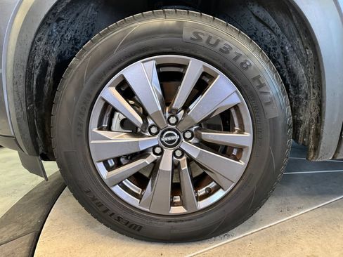 Used 2022 Nissan Pathfinder SV AWD/4WD image 26