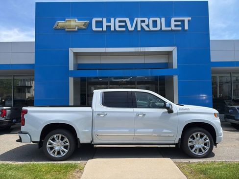 New 2026 Chevrolet Silverado 1500 High Country w/ Technology Package AWD/4WD image 6