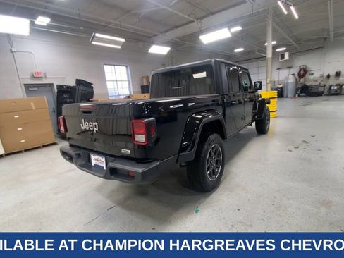 Used 2023 Jeep Gladiator Overland AWD/4WD image 10