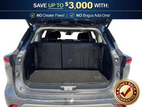 Used 2024 Toyota Highlander Platinum image 24
