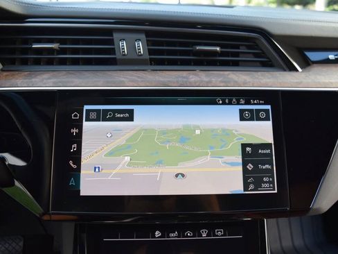 Used 2019 Audi e-tron Prestige w/ Prestige Package AWD/4WD image 58