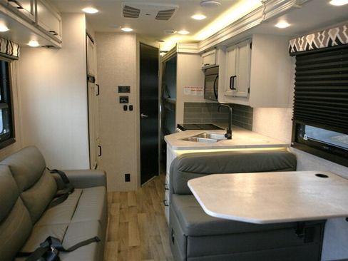 Used 2022 Ford E-450 and Econoline 450 Super Duty w/ Motorhome Prep Package image 13