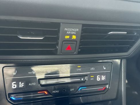 Used 2025 Volkswagen Jetta Sport FWD image 20