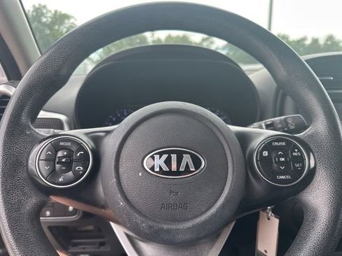 Used 2020 Kia Soul S FWD image 6