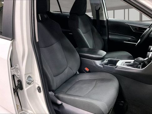 Used 2025 Toyota RAV4 LE AWD/4WD image 29