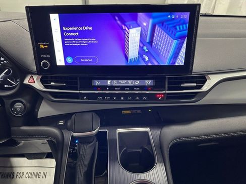 Used 2025 Toyota Sienna XLE image 26