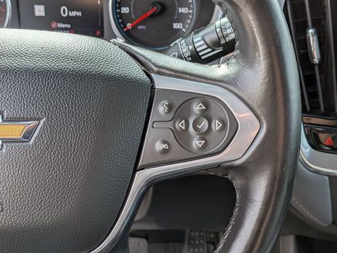 Used 2021 Chevrolet Traverse LT w/ LT Premium Package image 20