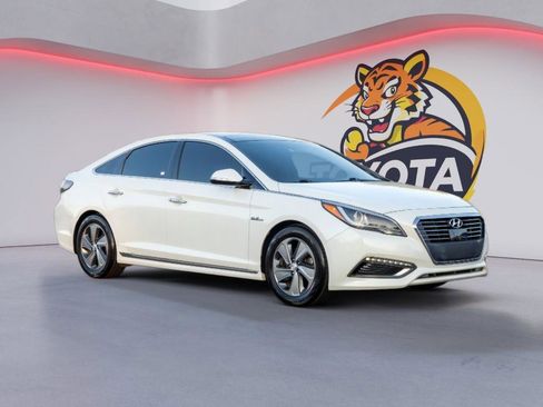 Used 2016 Hyundai Sonata Limited w/ Option Group 02 image 3