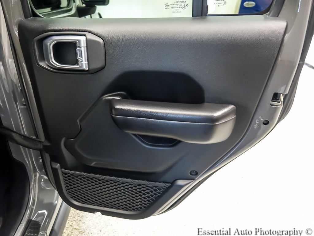 Used 2018 Jeep Wrangler Unlimited Rubicon AWD/4WD image 22