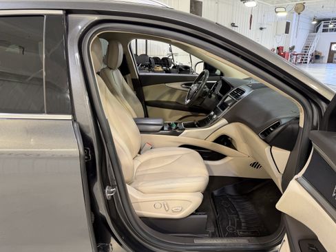 Used 2020 Lincoln Nautilus FWD w/ Equipment Group 101A image 13