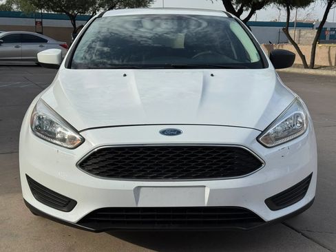 Used 2018 Ford Focus SE FWD image 3