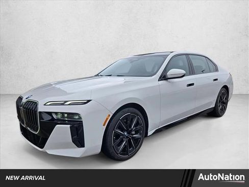 Used 2023 BMW 760i xDrive image 1