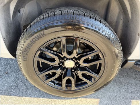 Used 2007 Chevrolet Avalanche LT w/ LT Preferred Equipment Group RWD image 18