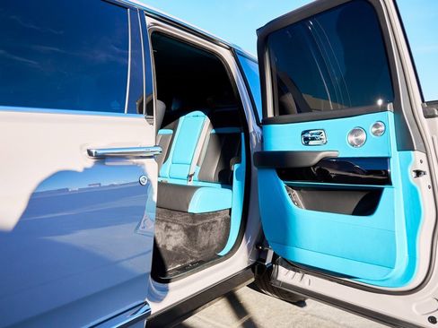 Used 2025 Rolls-Royce Cullinan image 30