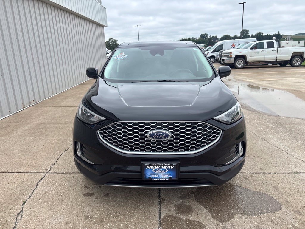 Certified 2023 Ford Edge SEL w/ Convenience Package AWD/4WD image 2