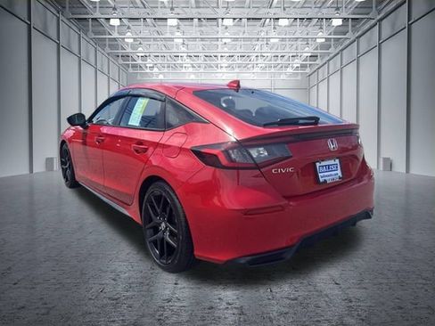 Used 2022 Honda Civic Sport image 3