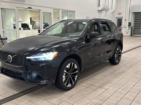 Used 2026 Volvo XC60 B5 Plus w/ Climate Package image 9