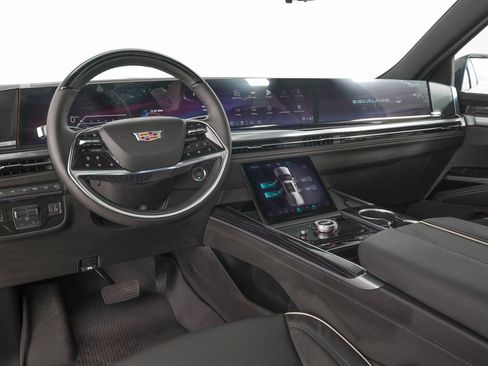 Used 2026 Cadillac Escalade Sport w/ Touring Package image 17