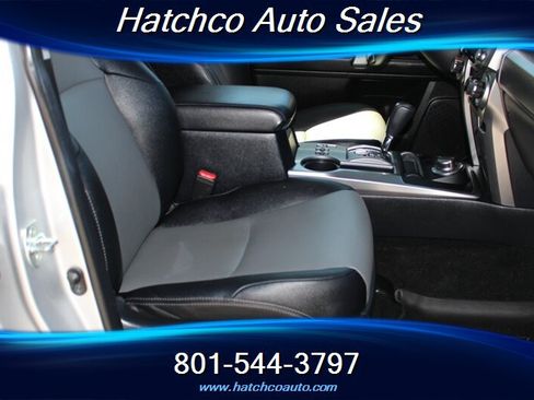 Used 2022 Toyota 4Runner SR5 Premium AWD/4WD image 23