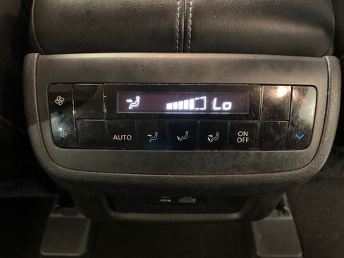 Used 2024 Nissan Pathfinder SL AWD/4WD image 50