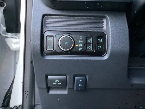 New 2026 Ford F250 Lariat w/ Black Appearance Package image 64