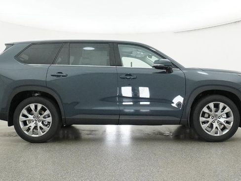 New 2026 Toyota Grand Highlander FWD image 12