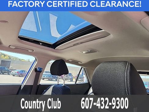 Used 2025 Hyundai Venue SEL image 12