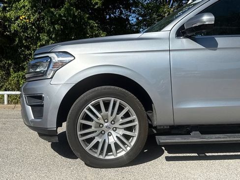 Used 2024 Ford Expedition Max Limited AWD/4WD image 5